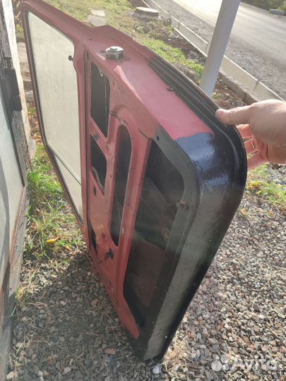Двери левые на niva 3д Б.У