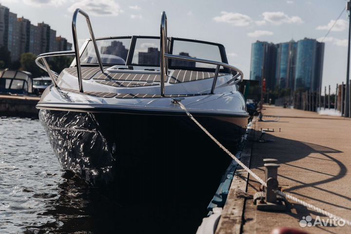 Катер Phoenix 560