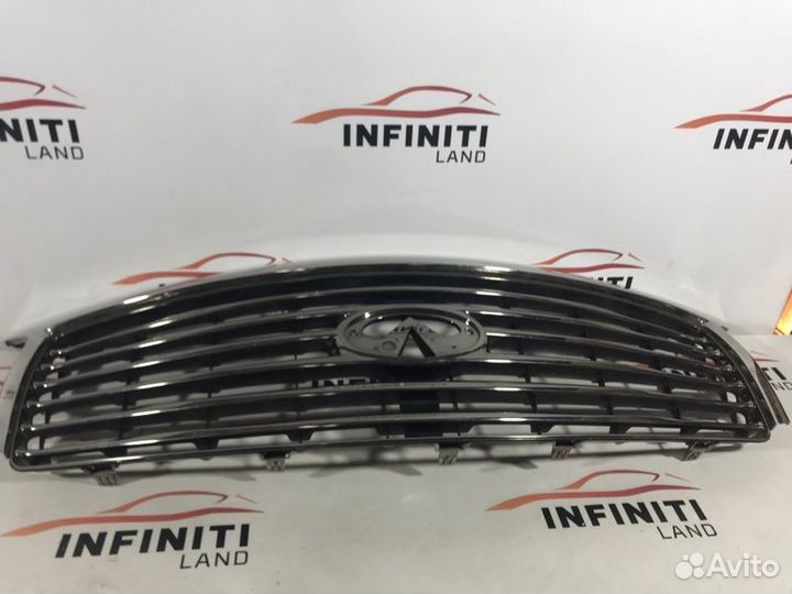 Решетка радиатора (под камеру) Infiniti Qx80/Qx56