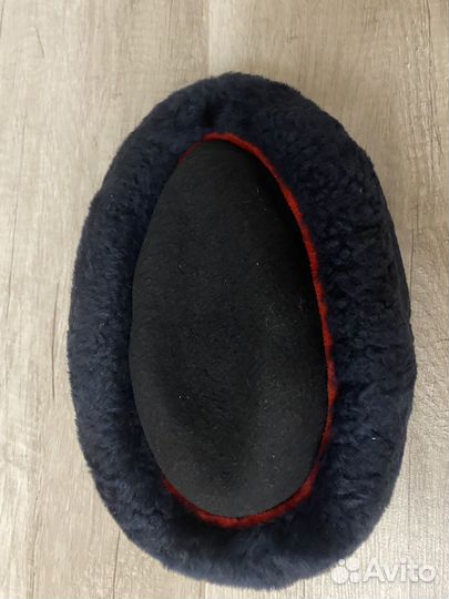 Женская полицейская шапка