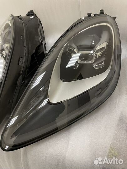 Фары Porsche Cayenne 2021 года комплект