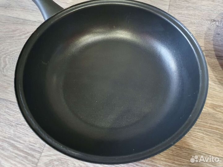 Сковорода новая стальэмаль 26см