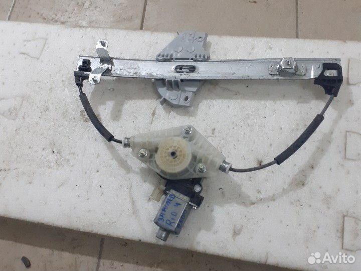 Стеклоподъемник задний левый Kia Rio 4