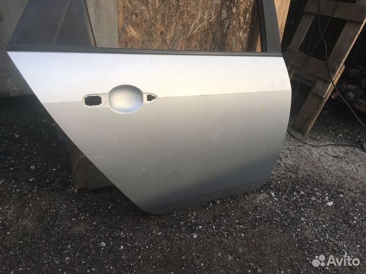 Ниссан Примьера Дверь задняя Прав