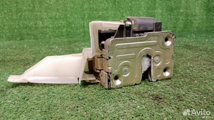 Замок передний правый Renault Symbol 1999-2002