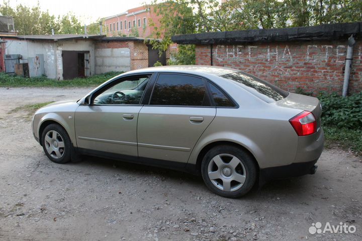 Audi A4 1.8 МТ, 2001, 332 000 км