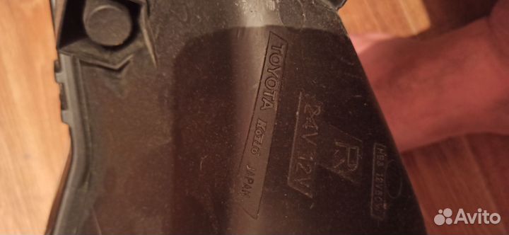 Продам Фару Prius alpha