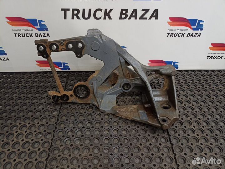 Кронштейн рессоры передний левый Daf XF106