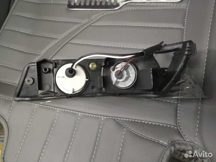 Противотуманки на бампере camry40