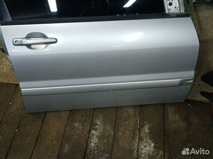 Правая передняя дверь mitsubishi lancer 9