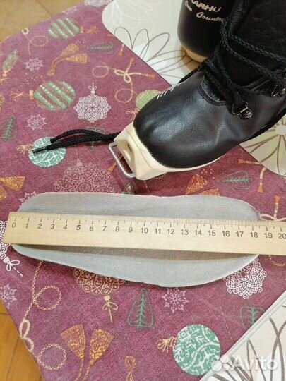 Лыжные ботинки