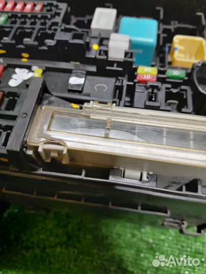 Блок предохранителей тойота аурис е150