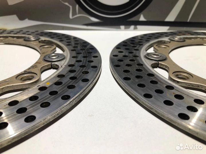 Передние тормозные диски Honda VFR 400 NC24 1987г