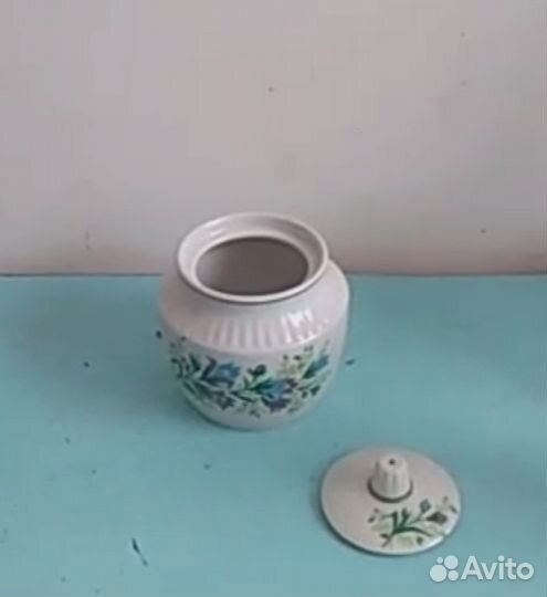 Чайники и сахарницы