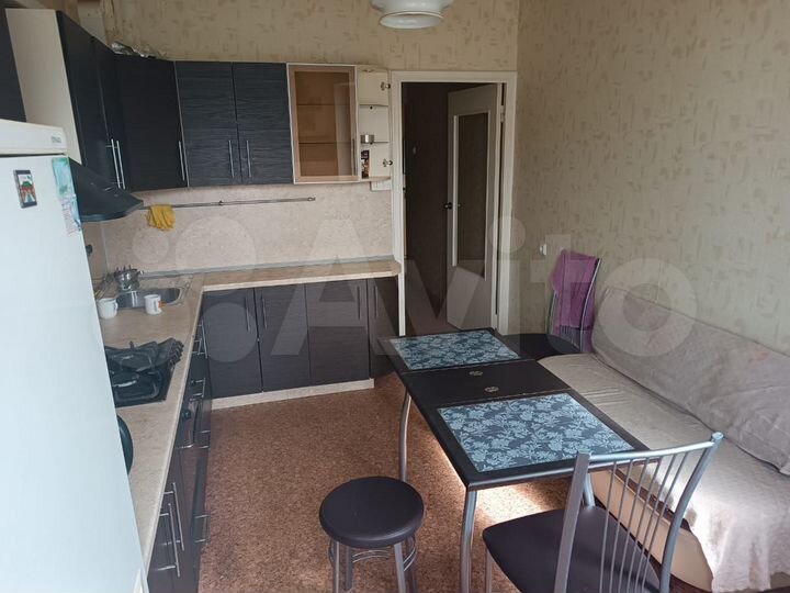 2-к. квартира, 60 м², 3/10 эт.