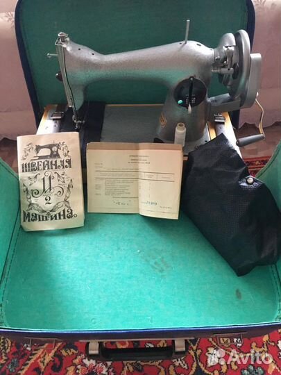 Швейная машина