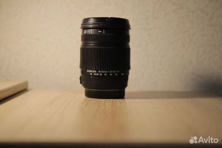 Объектив Sigma AF 18-250mm f/3.5-6.3 DC OS HSM