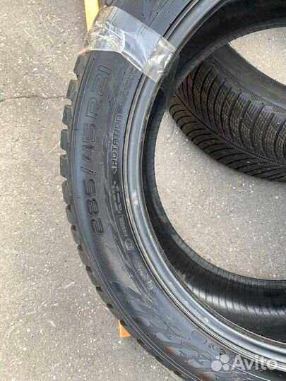 Nokian Tyres Hakkapeliitta 9 SUV 285/45 R21 113T