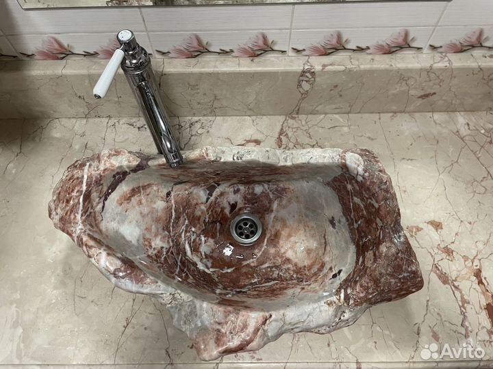 Раковина из настоящего мрамора ручной работы