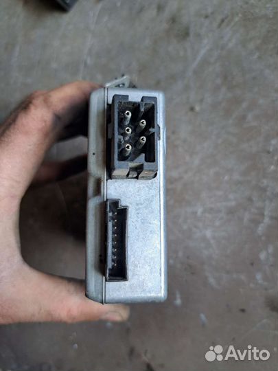 Блок управления дверью передний левый на BMW E60