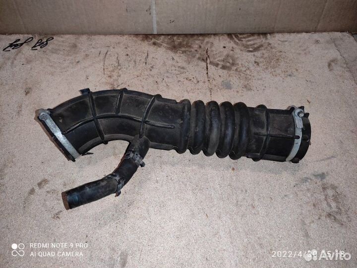 Патрубок воздушного фильтра LADA Largus универсал