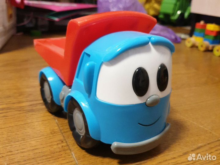 Грузовик Лева