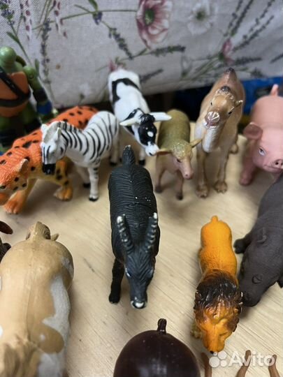 Игрушки фигурки животных Буба