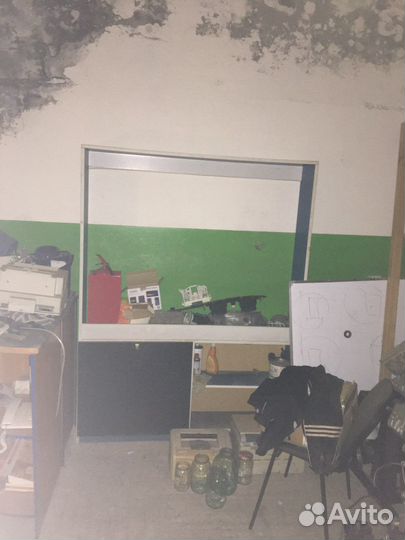 Шкафчик -витрина