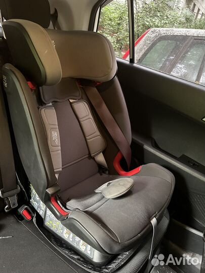 Автокресло britax romer advansafix IV 9-18 кг