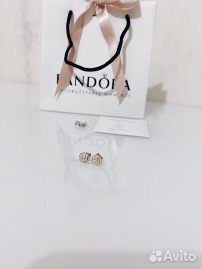 Серьги пусеты pandora