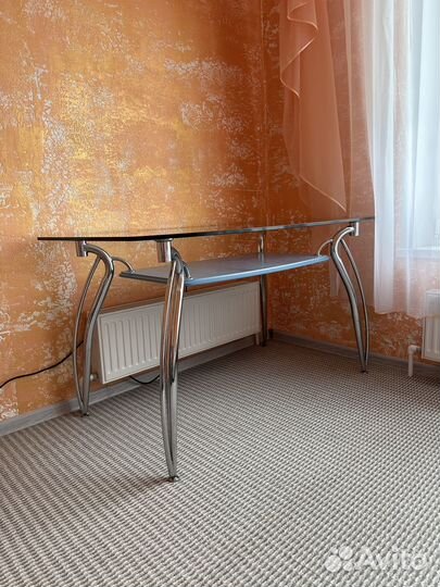 Кухонный стол