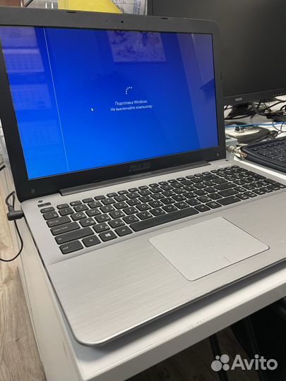 Ноутбук Asus X555L