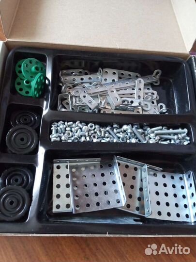 Металлический конструктор для уроков труда