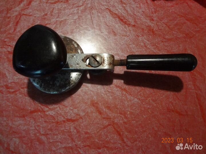 Закаточная машинка. Домашнее консервирование