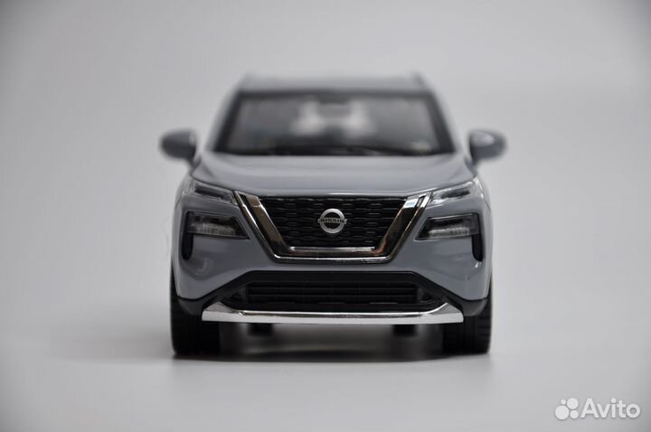Модель автомобиля Nissan X-Trail 2023 металл