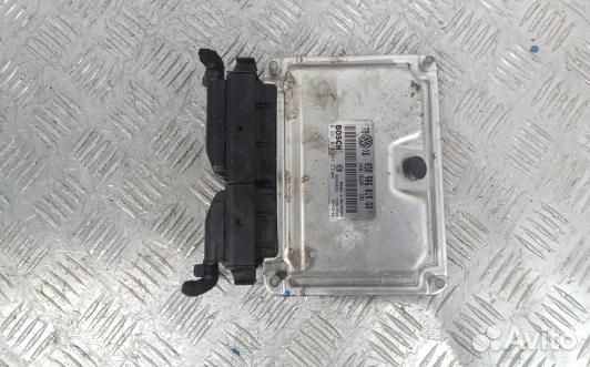 Блок управления двс volkswagen passat B5 (OML09PC0