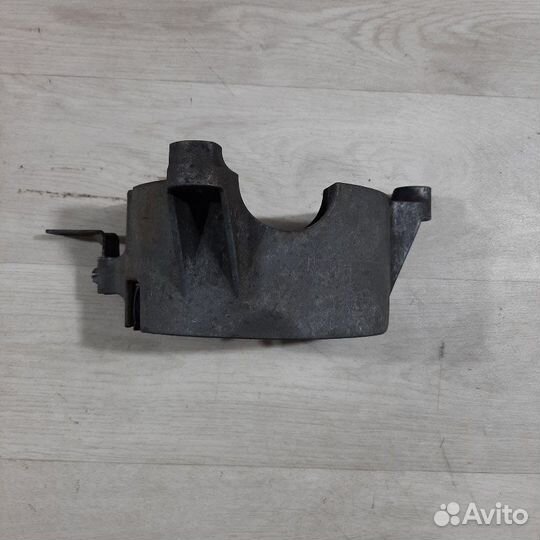 Кронштейн генератора Porsche Cayenne 955/957 2006