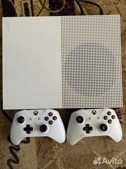 Xbox One s 2 геймпада 1tb