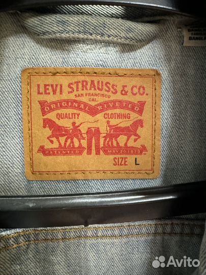 Джинсовая куртка levis