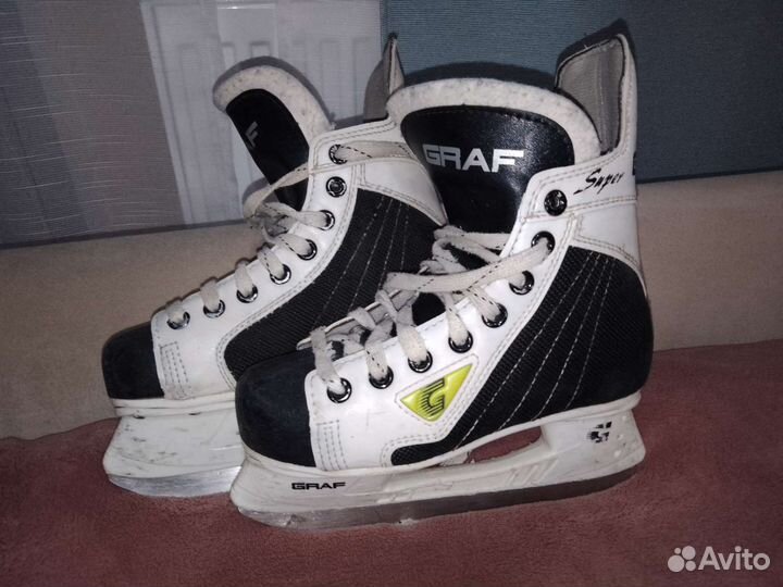 Коньки детские + щитки (наколенники)