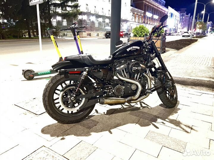 Harley-Davidson Sportster XL1200CX Roadster