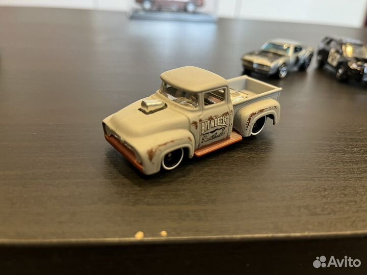 Hot wheels 1/64 matchbox 1/64