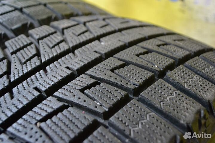 Bridgestone Blizzak Revo2 225/50 R17