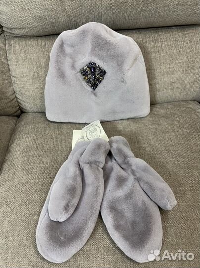 Шапка с варежками женская