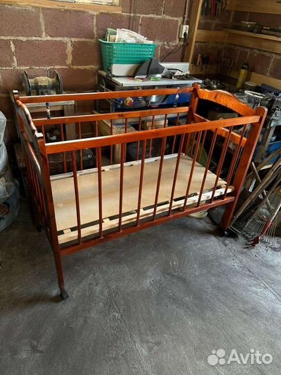 Детская кроватка