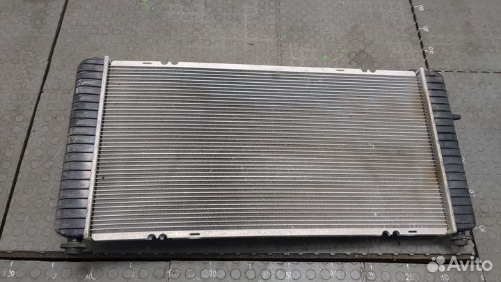 Радиатор охлаждения двигателя Chevrolet Tahoe