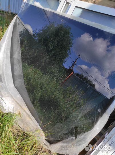 Стойка ограждения стеклянная и стекло тонированное