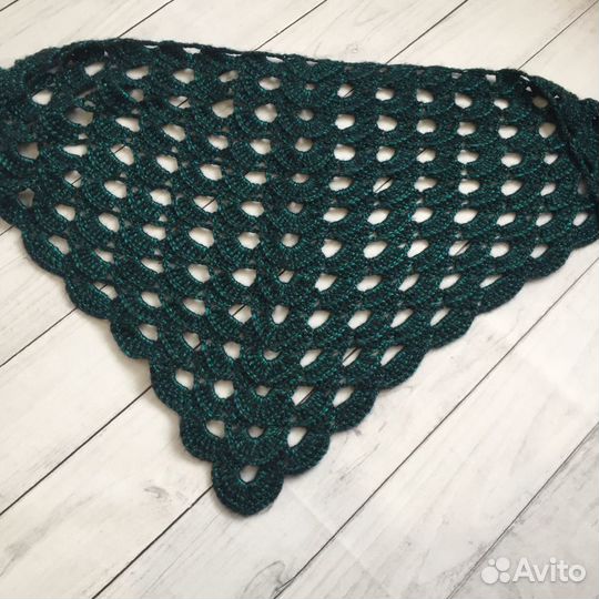 Вязаные платки (красный, голубой, черно-зеленый)