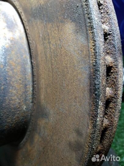 Кулак поворотный в сборе (ступица, тормозной диск