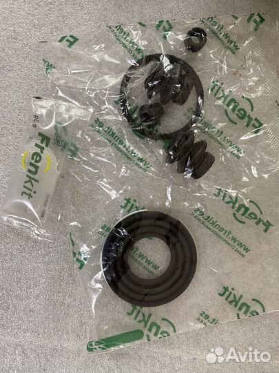 Ремкомплект заднего суппорта Mitsubishi